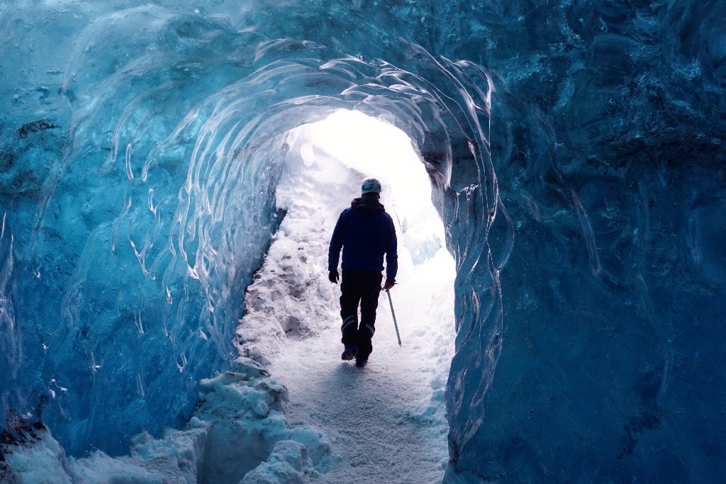 Grotte de glace sur le glacier Vatnajokull en Islande