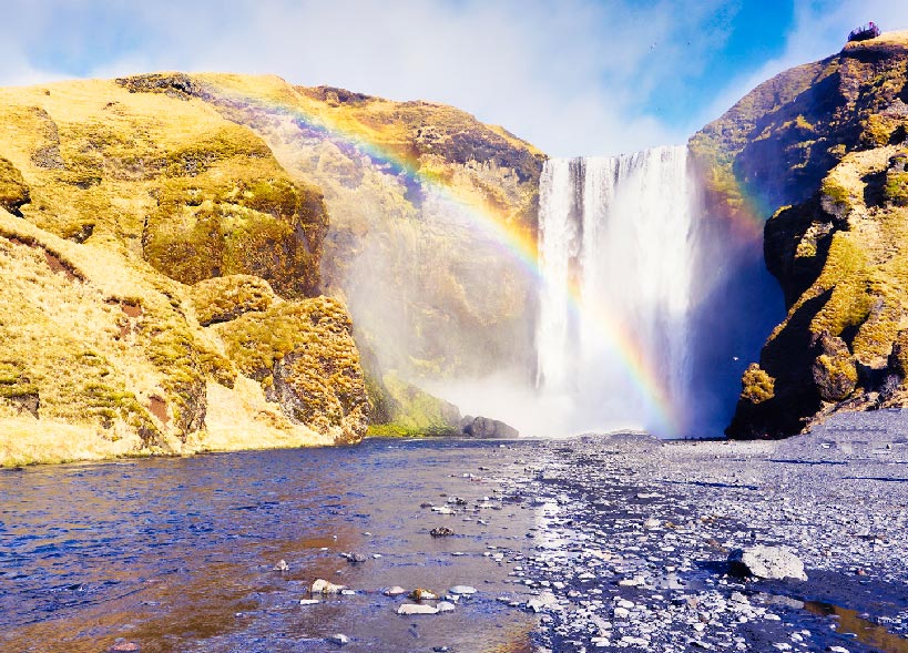 La cascade de Skógafoss, à 30 minutes de Vík