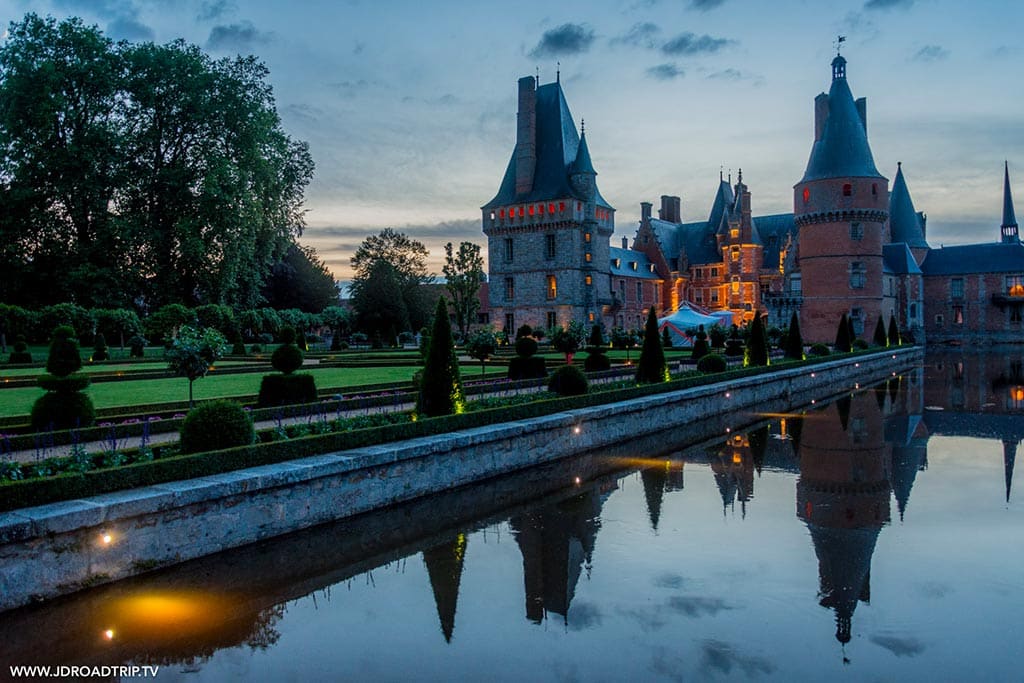 Photographie nocturne du château de maintenon dans l'Eure-et-Loir