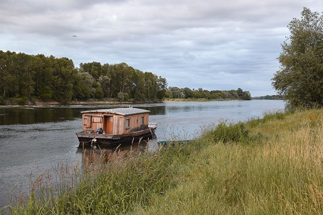 Une gabare sur la Loire, fleuve sauvage du Loir-et-Cher et destination parfaite pour un weekend à la campagne