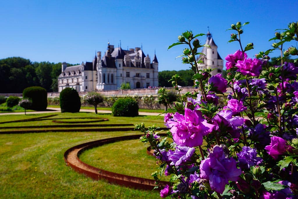 Photographie du chateau de chenonceau vu depuis les jardins