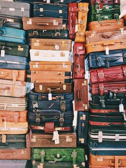 Image d'illustration d'une pile de valises