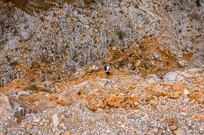Photographie du chemin d'accès à Seitan Beach en Crète