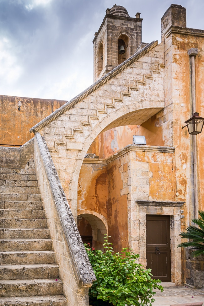 Photographie des escaliers du monastère d'Agia Triada