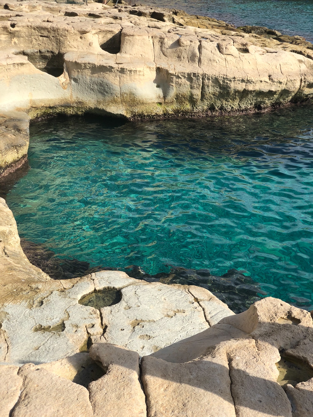 La piscine naturelle de Saint-Peter à Malte