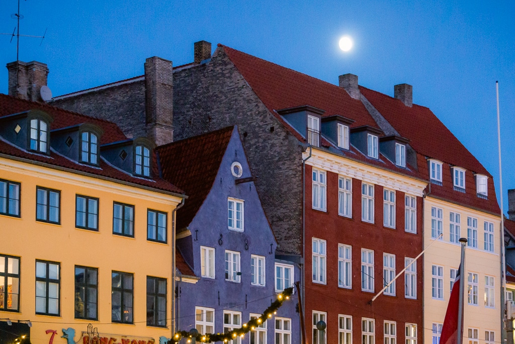 Vue sur les maisons colorées de Copenhague