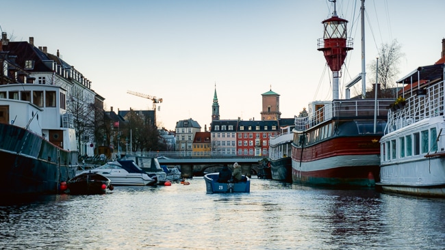 Vue sur Copenhague et ses bateaux
