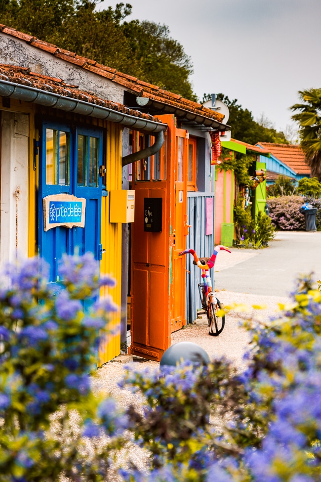 Photo d'un village colorée d'Oléron