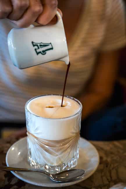 Café latte chez arione à Cuneo