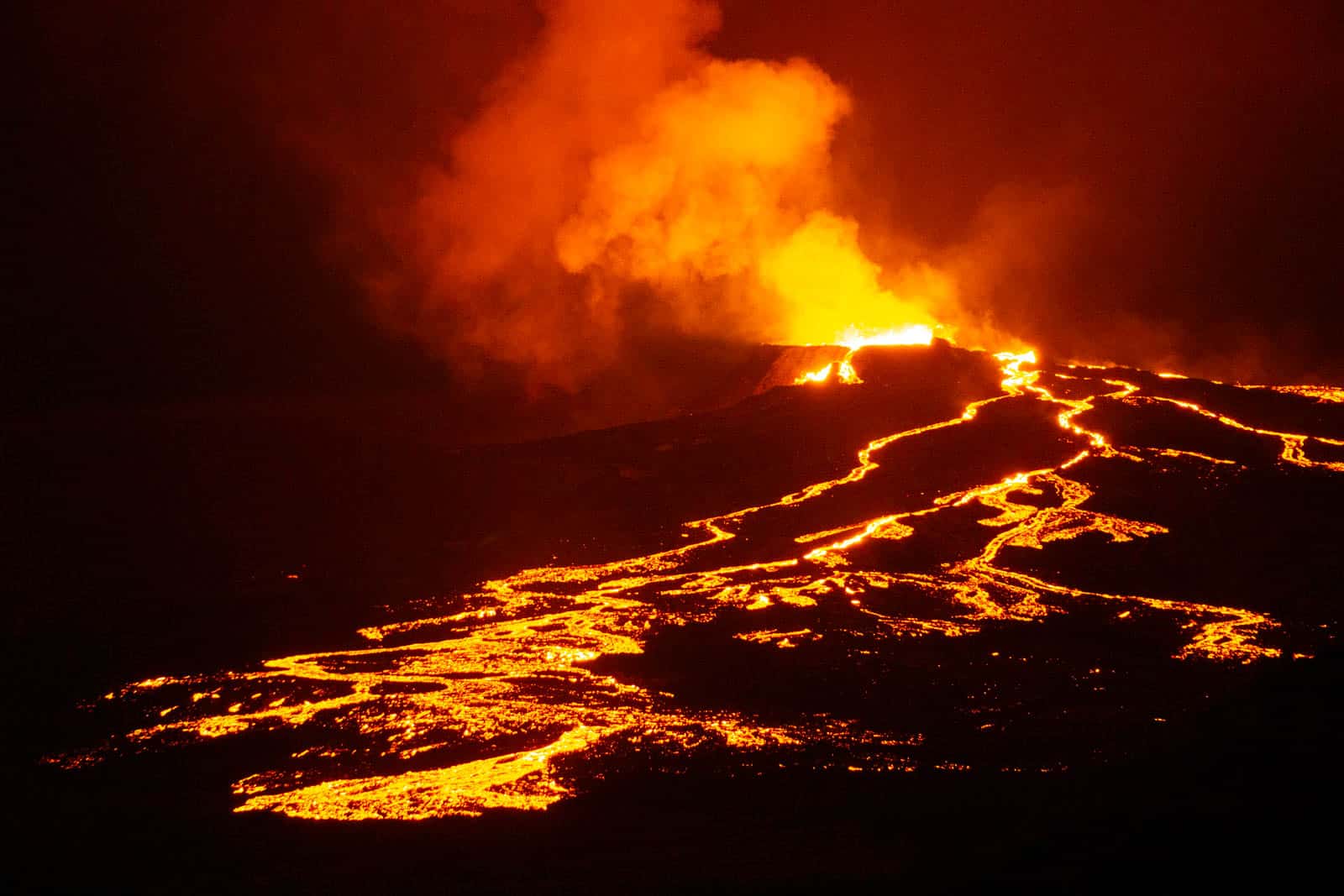 Photo du volcan Fagradalsfjall en éruption