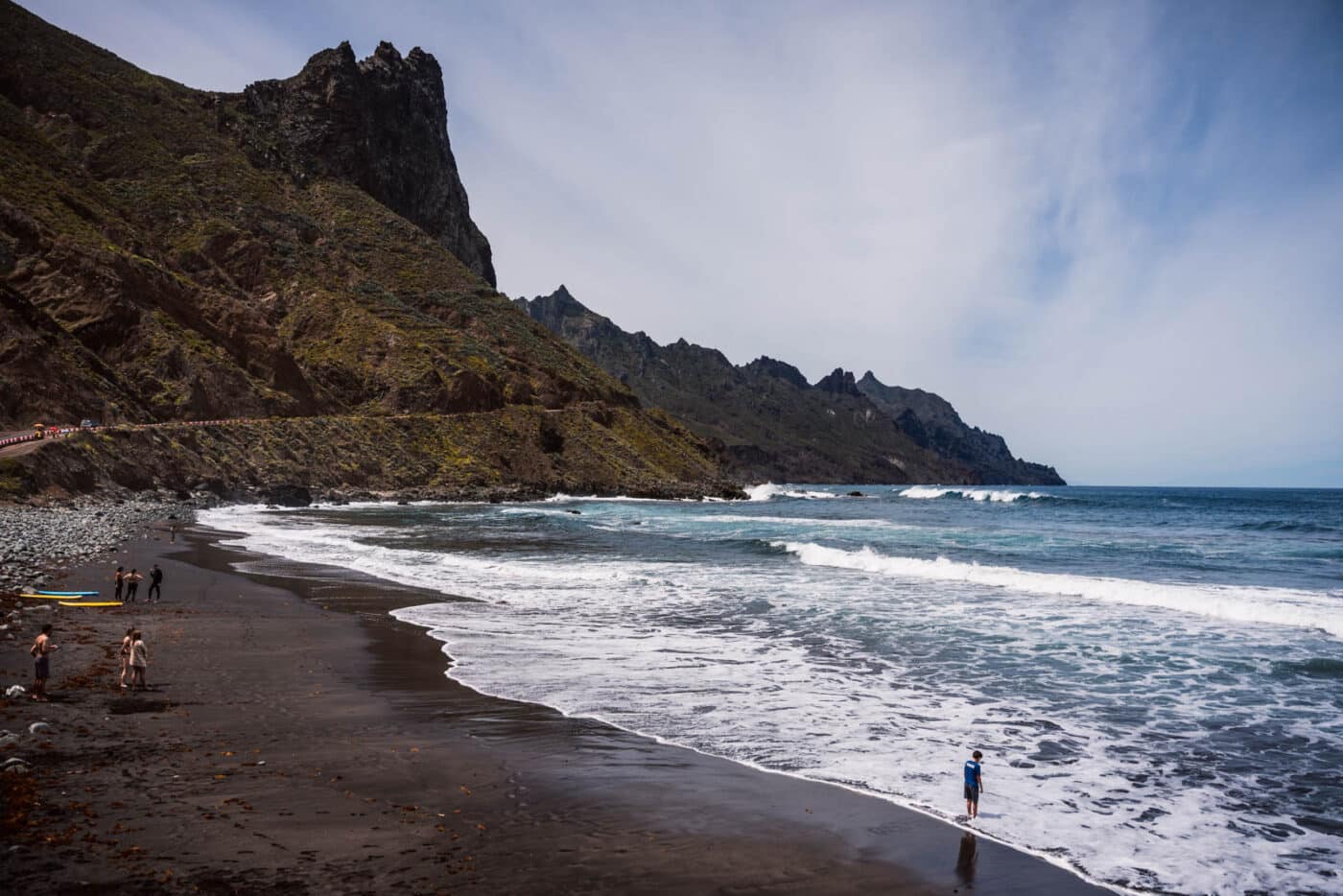 surfeur sur une plage de tenerife