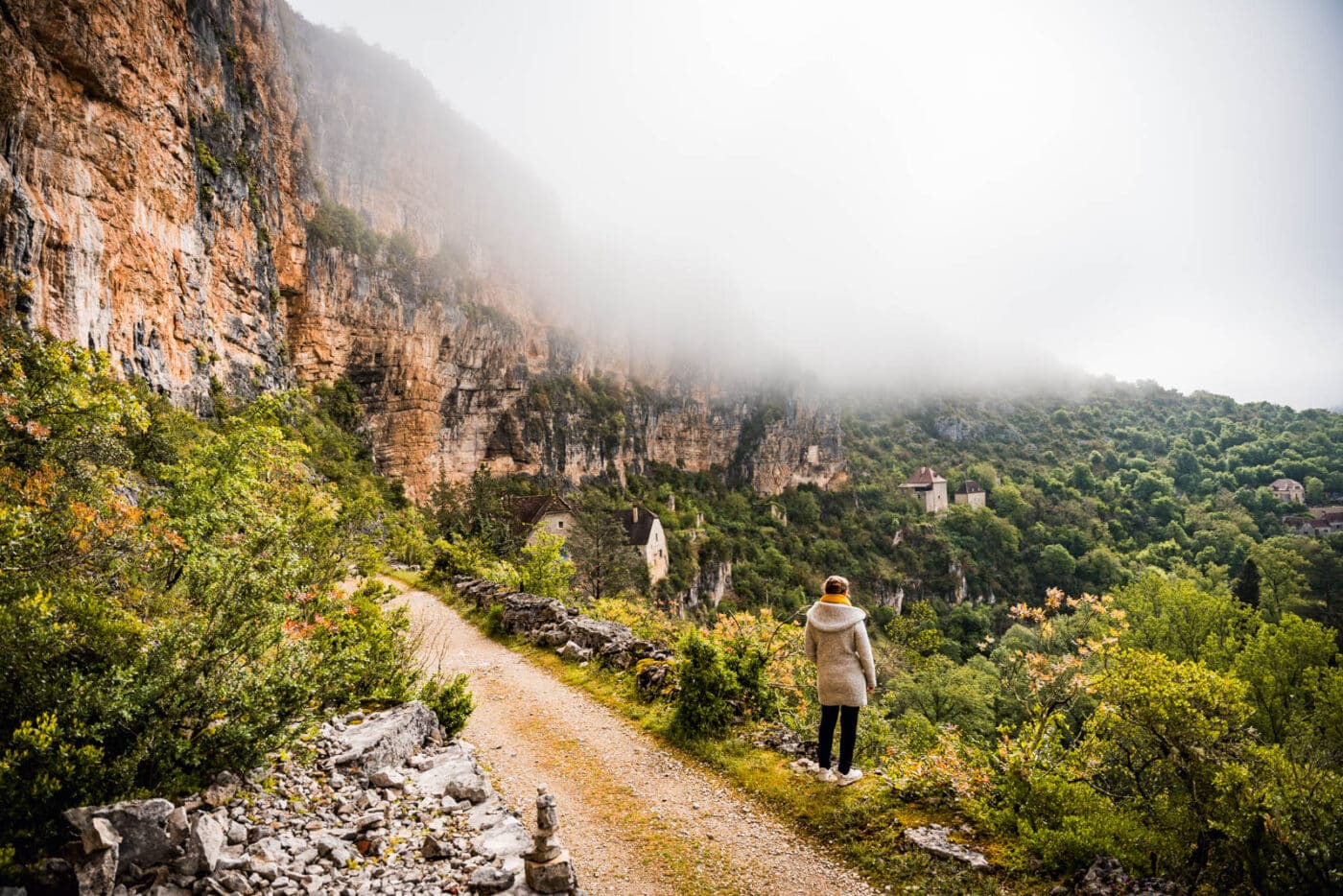 Vallee du Cele dans le Lot sous la brume