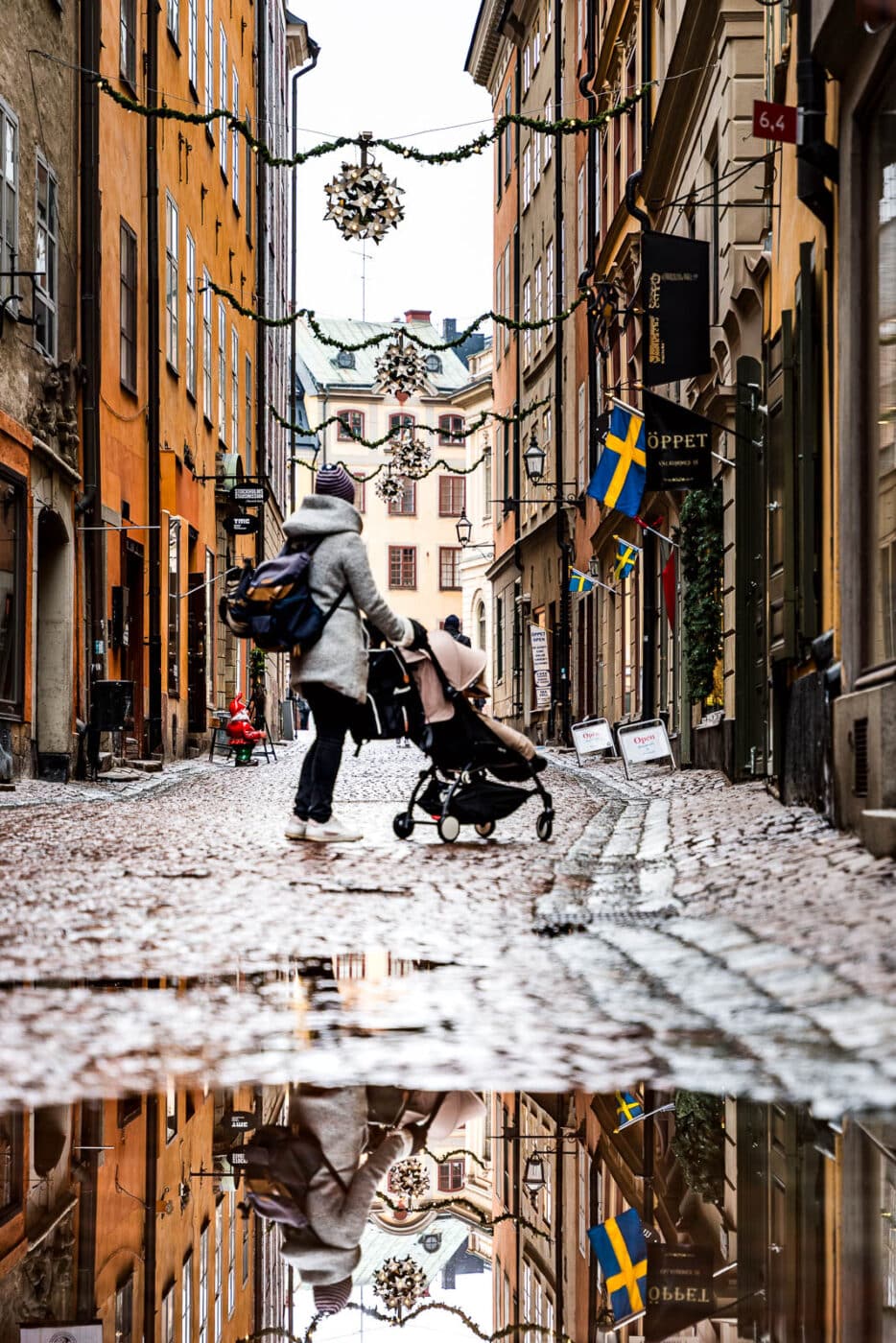 La vieille ville de Stockholm avec un bébé